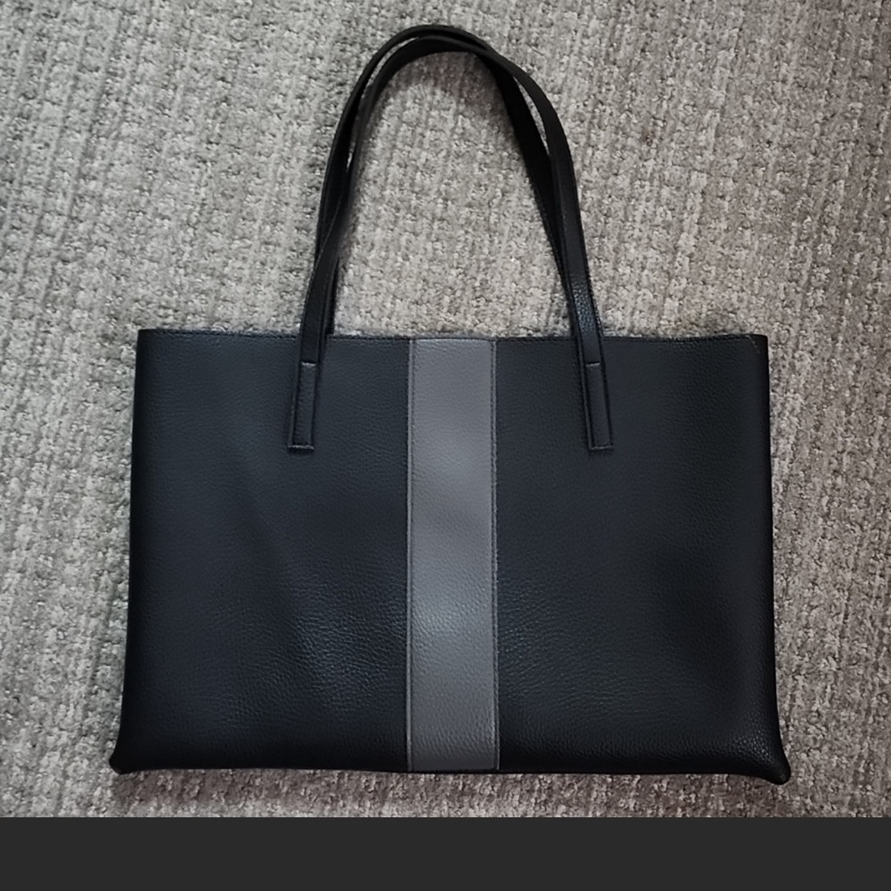‼️⚡️price drop‼️⚡️👜🛍️Vince Camuto black and gray shoulder bag